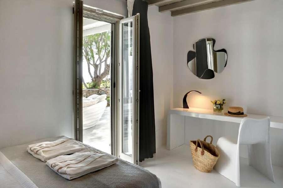 Stunning 4bed With Pool In Kalafatis Spilia Villa Mykonos Town